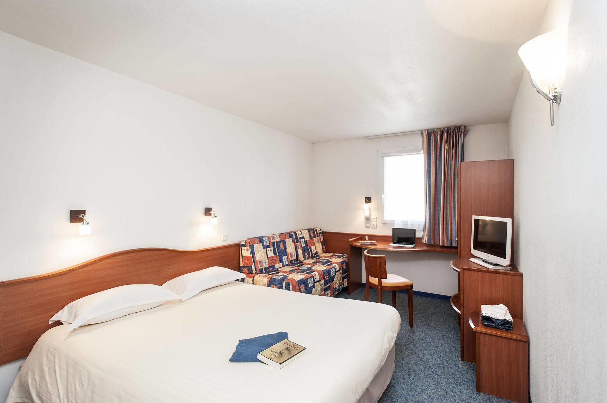 Deltour Hotel Le Puy En Velay Brives-Charensac Esterno foto